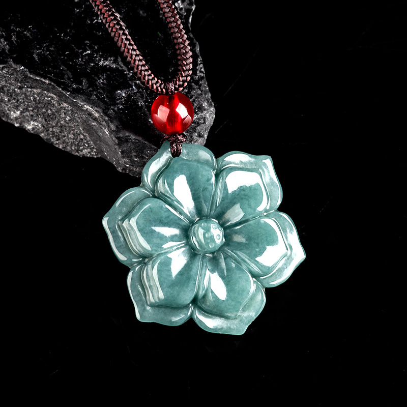 Vintage Necklace - Collier pendentif fleur en jadéite birmane,