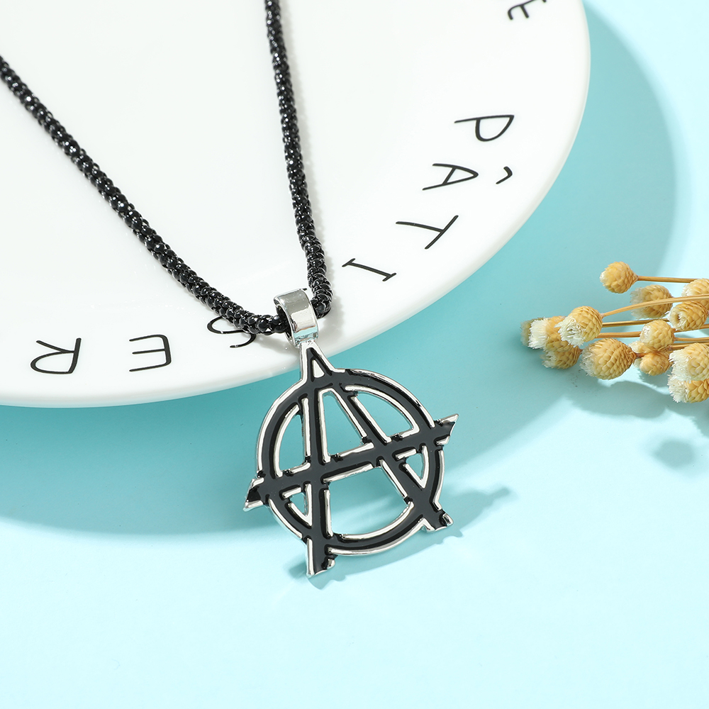 Vintage Necklace - Collier avec logo de l'initiale A